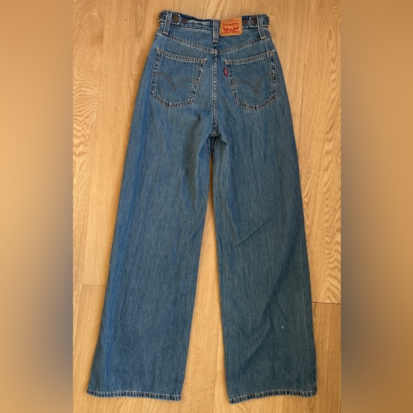 Cinch Baggy Blue Wide-Leg Women Levi’s Jeans - Picture 8 of 13